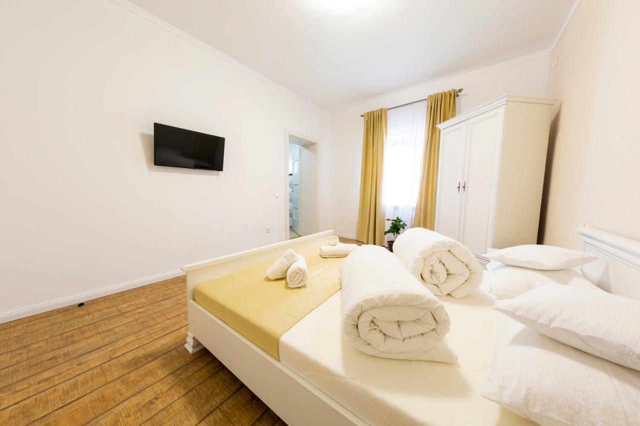 Casa Cu Nuc Otel Alba Iulia Dış mekan fotoğraf