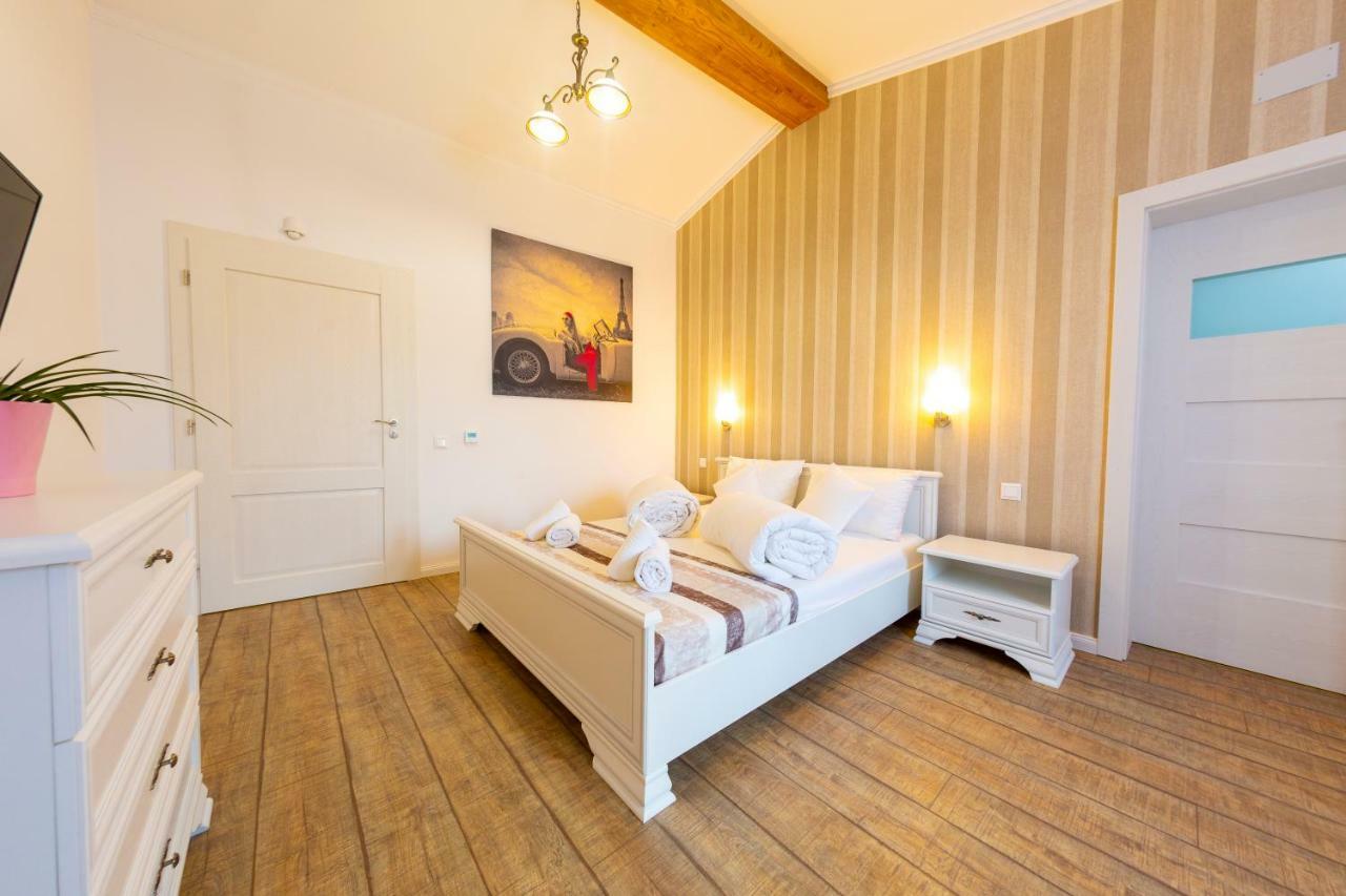 Casa Cu Nuc Otel Alba Iulia Dış mekan fotoğraf