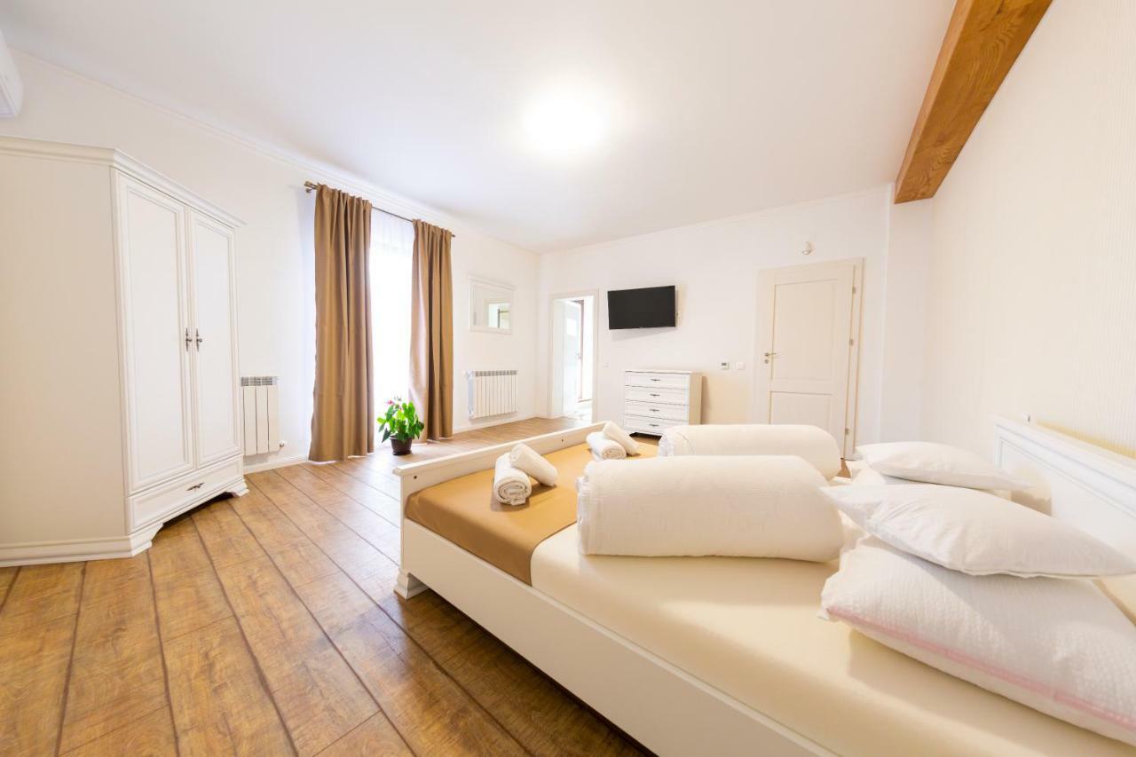 Casa Cu Nuc Otel Alba Iulia Dış mekan fotoğraf